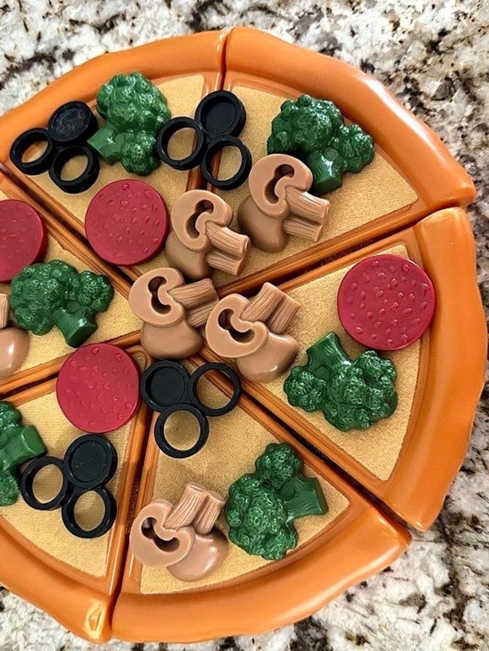 Plastic play food Pizza with removable toppings
